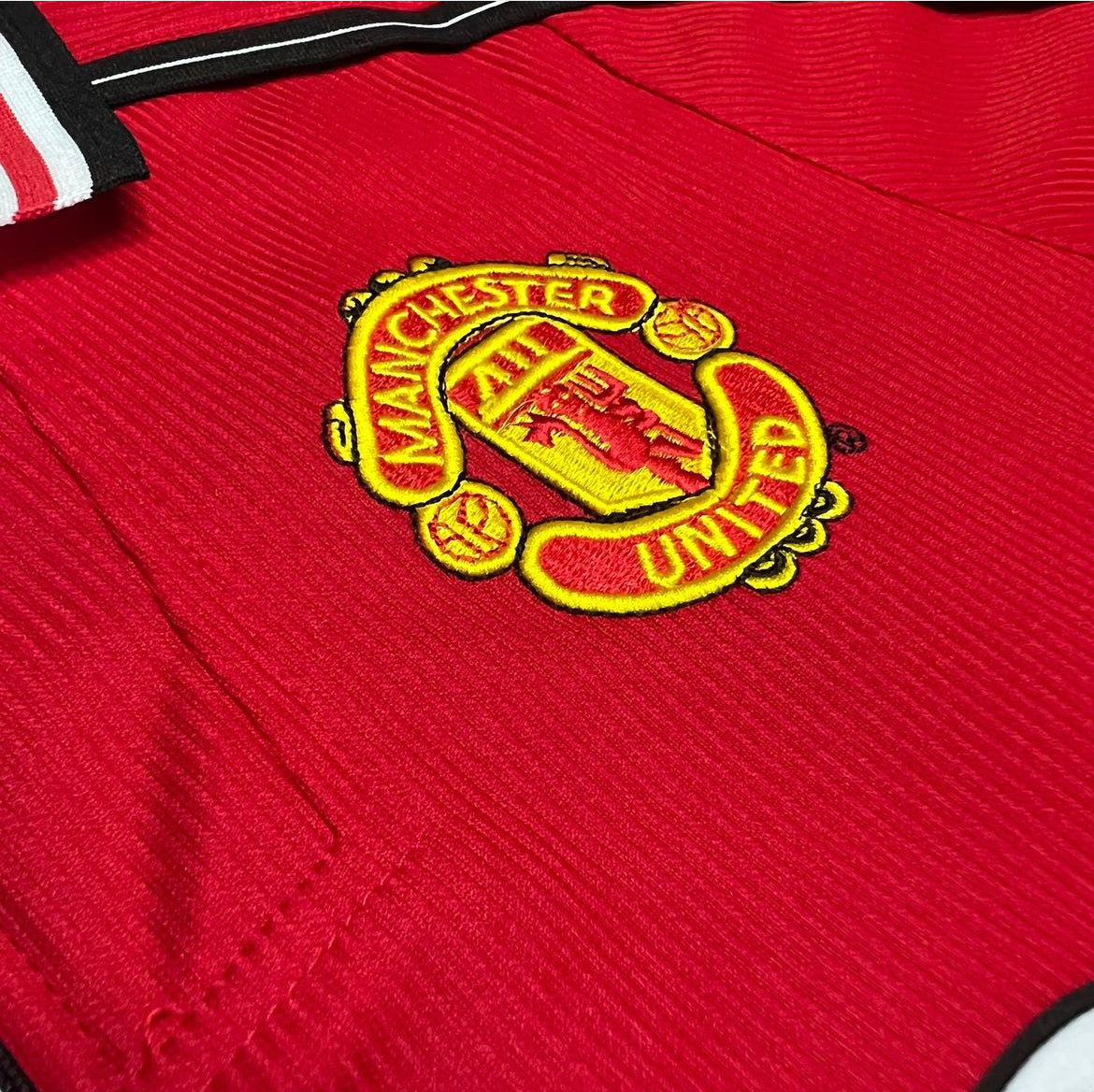 CAMISETA RETRO MANCHESTER UNITED