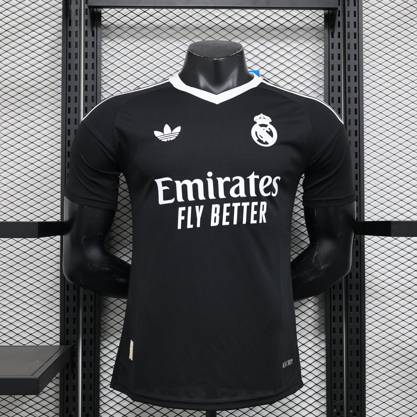 REAL MADRID EDICIÓN ESPECIAL NEGRA CLASSIC